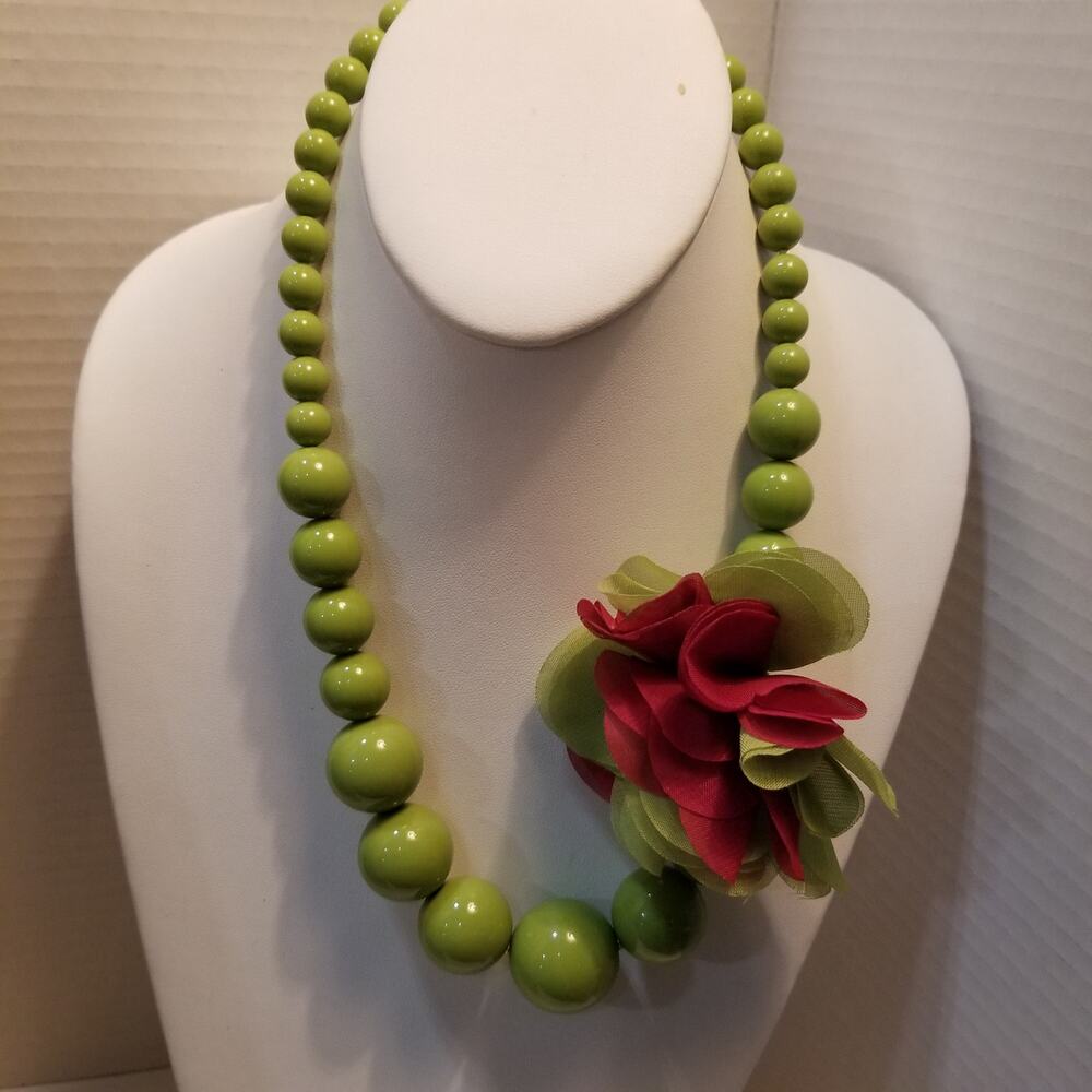 Lime green chunky graduated bead necklace with fabric flower